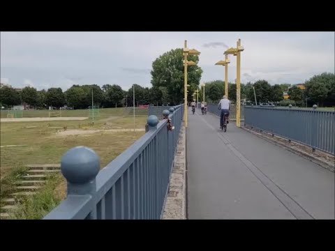 Видео: Прогулка по мосту…