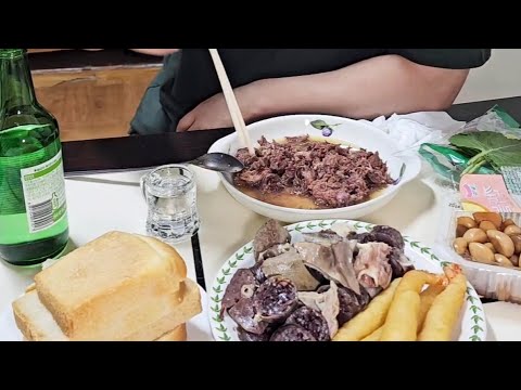 Видео: #food Ужин: тушёнка с соджу (корейская водка) Mukbang