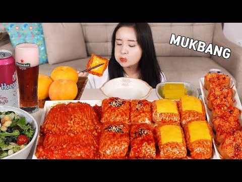 Видео: MUKBANG :) безумно острые обертывания с огненной лапшой, огненные грибы эноки, огненные суши с тофу.