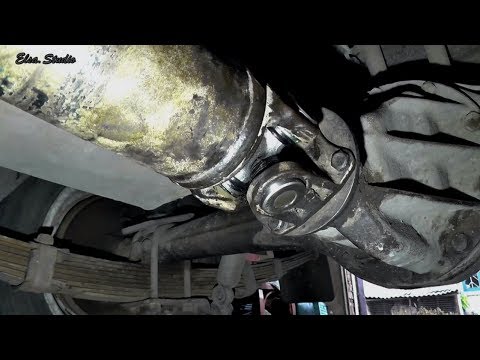 Видео: Замена крестовины АЗЛК/Иж Москвич 412