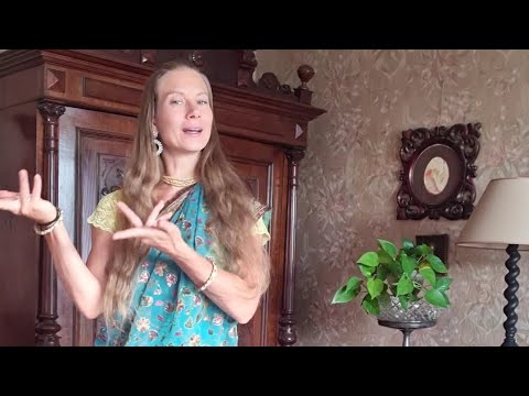Видео: Индийские танцы для начинающих | Харинамные вайшнавские танцы