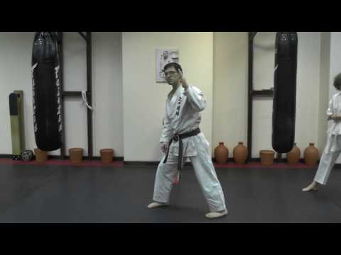 Видео: Каратэ ОКИНАВА КЭМПО:СЭНАКА НО КИТАЭ/Тренировка для спины