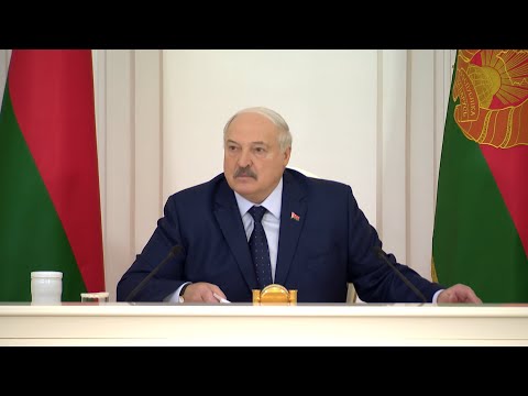 Видео: Лукашенко: 7 автомобилей, 12 любовниц, извините меня! // Жёсткий разговор с чиновниками