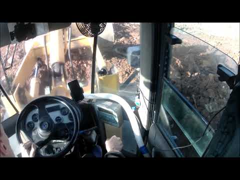 Видео: LW300F//КАК  БУЛЬДЕЗИРОВАТЬ ТЯЖЕЛЫЙ И ПЛОХОЙ ГРУНТ