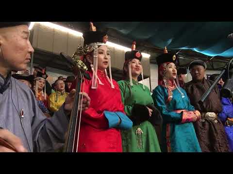 Видео: Эмэгтэй дуучид - “Эрхэм төр”