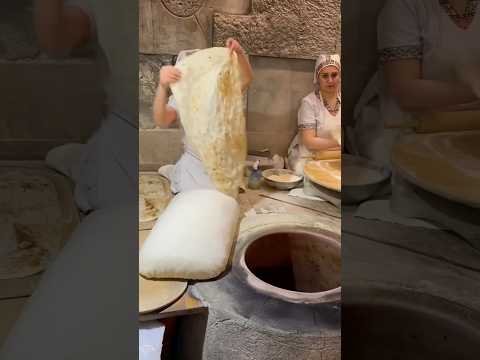Видео: Приготовление лаваша в тандыре