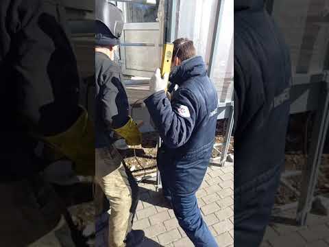 Видео: Монтаж подъёмника для инвалидов ПТУ001 часть 2