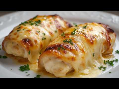 Видео: Никогда еще у меня не было таких вкусных куриных рулетиков с сыром! Вкусно и просто!