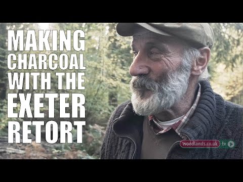 Видео: Изготовление древесного угля с помощью реторты Эксетера