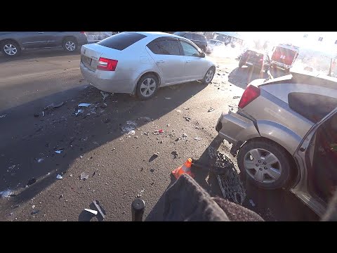 Видео: ДТП апокалипсис на мосту. Шесть машин перекрыли все полосы