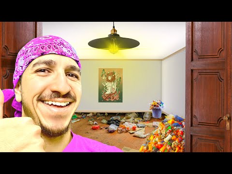 Видео: Какво има в моята стая... | ROOM TOUR😎