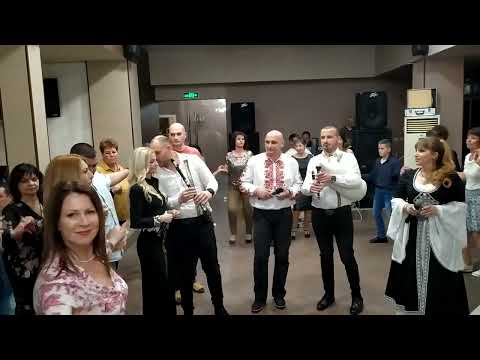 Видео: Тракийска китка - Панайот Стойчев, Цветелина Стойчева и Катя Георгиева