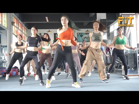 Видео: Похудеть на 4 кг за 1 неделю с помощью этой аэробной тренировки 🔥 Простые упражнения для похудения