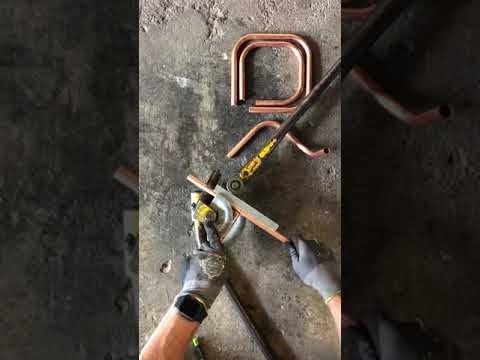 Видео: П. Б. Сантехник. Как согнуть медную трубу, 90 изгибов