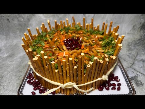 Видео: Салат с маринованными опятами/Слоёный Салат «ГРИБНАЯ ПОЛЯНА»/Տոնական շերտավոր աղցան մարինացված սնկով