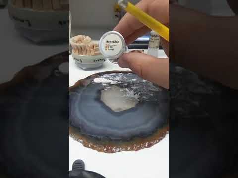 Видео: Глзаурирование коронок Е.max набором красок IVOCOLOR(2)