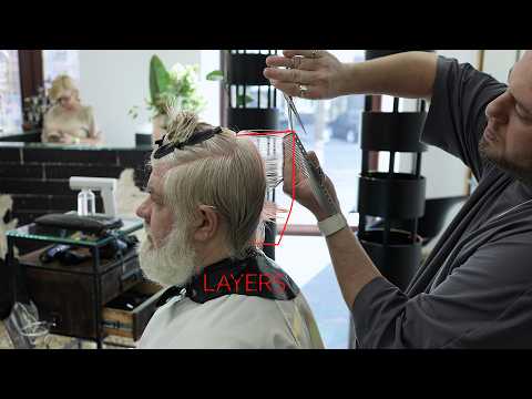 Видео: Как подстричь заросшую классическую мужскую стрижку