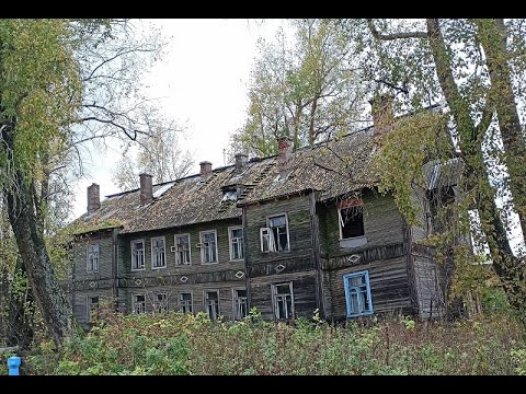 Видео: Тёмный заброшенный дом, в квартирах мрачно