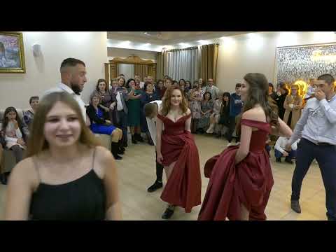 Видео: ВЕСІЛЬНИЙ КОНКУРС ХОМЯЧОК І НІРКА. РЕСТОРАН БОНЖУР. ГУРТ МЕЛЬНИКОВИЧ БЕНД 2021