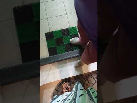 Видео: Я открыла двери соседке и пожалела об этом.