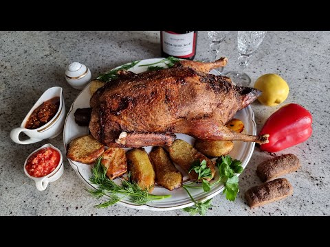 Видео: УТКА в ДУХОВКЕ ФАРШИРОВАННАЯ! Выпуск №853