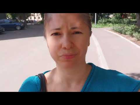 Видео: В банке не хотят брать доллары