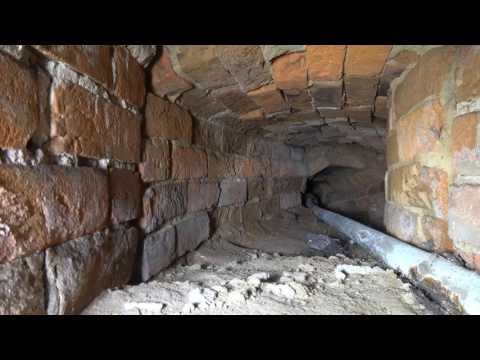 Видео: Тума. Храм Пресвятой Троицы. Подвалы. Часть 2.