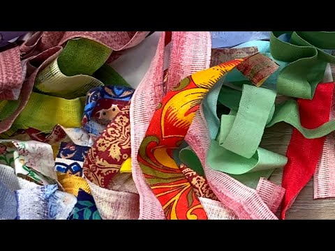 Видео: Придумала новый способ, как использовать кромки от ткани. DIY Мастер-класс