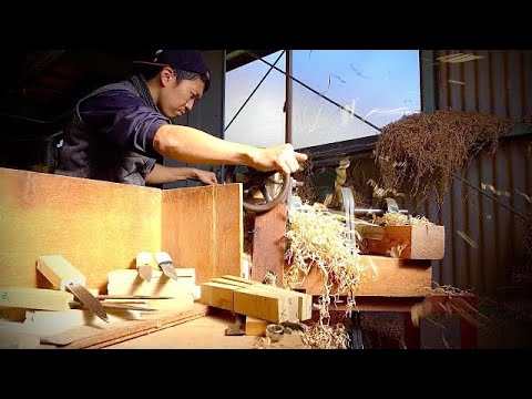 Видео: Процесс изготовления маленькой катаны. Мастерская катаны в Японии