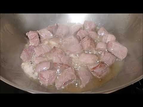 Видео: Гуляш из оленьего мяса с красным вином. Попробуйте хоть один раз в жизни.