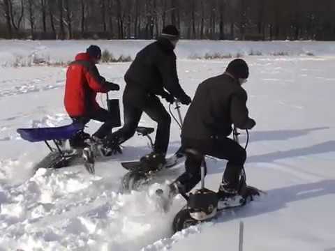 Видео: Сравнение проходимости трёх вариантов МОТОСНЕГОКАТОВ по пухляку 140мм.( 2009г )/ minisnowbike