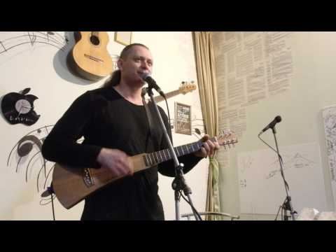 Видео: Михаил Елизаров. "Школьная﻿".