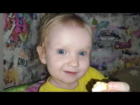 Видео: ПЕЧЁМ ШТРУДЕЛЬ 🍎ВЕЧЕР С ДЕТЬМИ НА ГОРКИ🛷