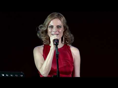 Видео: Поетите Live и Любовта