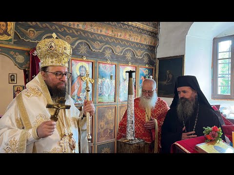 Видео: Освещаване иконите в храм ,,Св. Възнесение", с. Горно Церовене. Архиерейска св. Литургия.