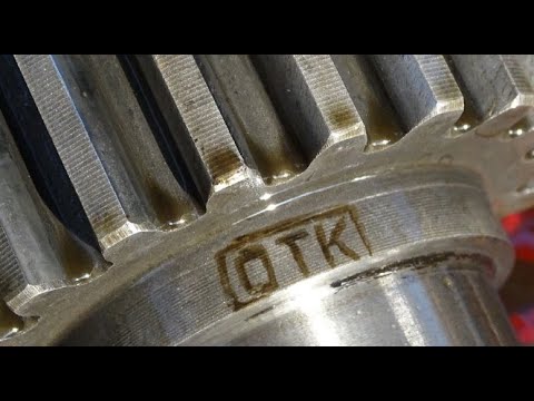 Видео: сборка КПП ЮМЗ 6\/assembly of the YMZ 6 tractor gearbox