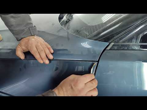 Видео: Как убрать подтек на лаке обычным лезвием