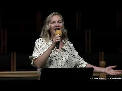 Видео: Стих «Бог видит нас, такими как мы есть» ─ Лариса Гиденко