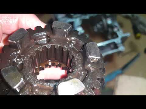 Видео: Honda CBR 600 f4i миф о надежности. часть 1 коробка передач.