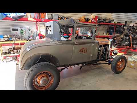 Видео: Обновление Ford Model A Sport Coupe Banger Highboy Hot Rod 1930 года