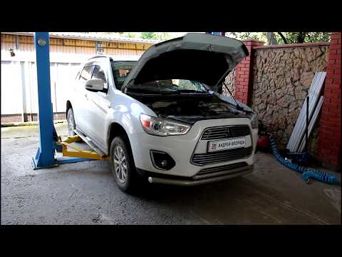 Видео: Mitsubishi ASX  Мицубиси АСХ 1,8 2013 года Замена антифриза в системе охлаждения