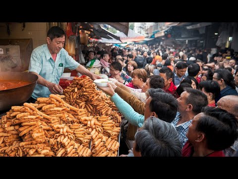 Видео: САМАЯ УДИВИТЕЛЬНАЯ ВЬЕТНАМСКАЯ УЛИЧНАЯ ЕДА - ULTIMATE FOOD TOUR