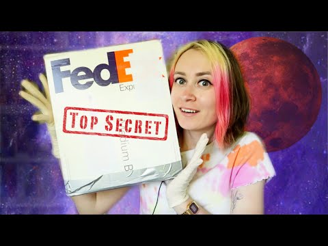 Видео: Мне прислали ПЛАНЕТУ из Швейцарии и сказали доставать в перчатках О_о