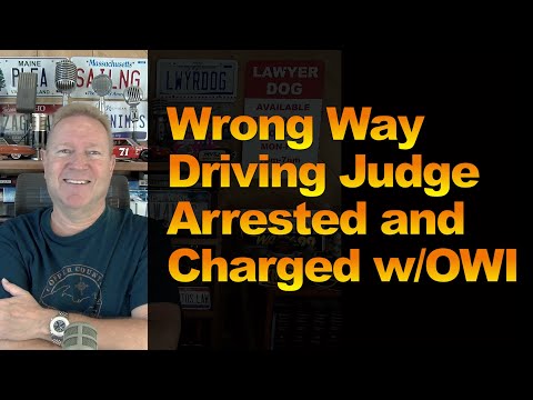 Видео: Судья по неправильным дорожным происшествиям арестован и обвинен в нарушении правил дорожного дви...