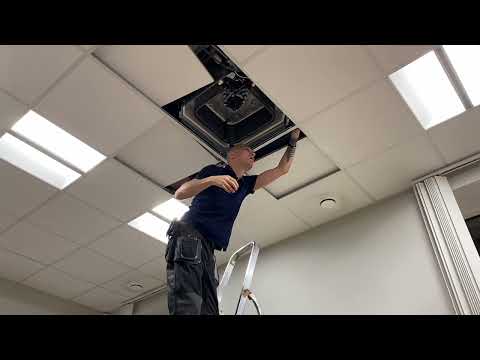 Видео: Чистка кассетного кондиционера LG 