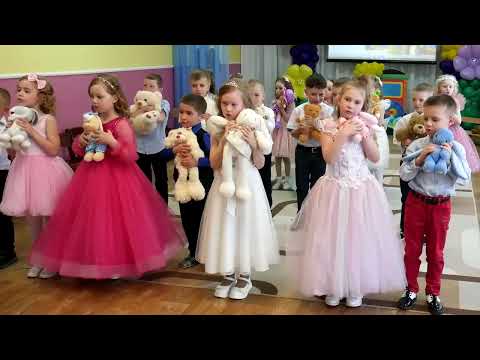 Видео: Песня "Не грусти, игрушка" / Проект "Сложилось само"