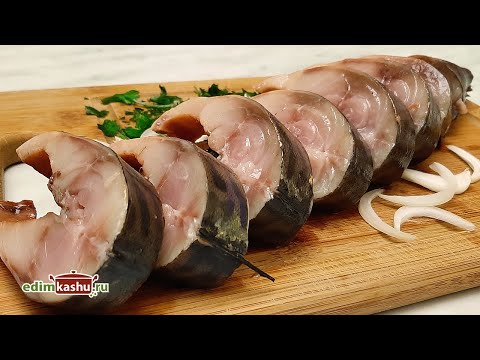 Видео: Скумбрия в луковой шелухе - как копченая ! Скумбрия может удивить! Супер просто и вкусно!