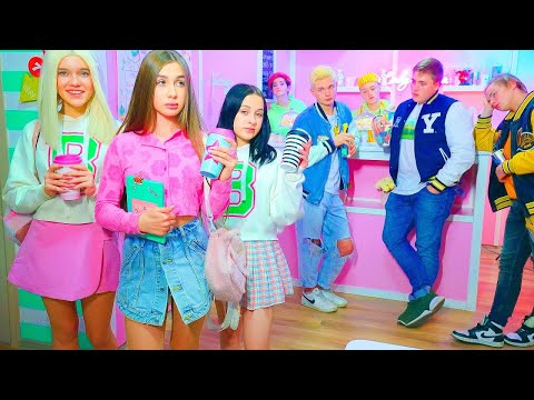 Видео: НОВИ МОМЧЕТА мажоретки на Bunny ❤️️ Ще ходят ли популярни момичета на срещи? Неудобни ситуации