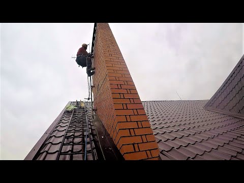 Видео: Колпак, дымник, оголовок, флюгарка монтаж альпинистами.