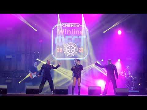 Видео: Люся Чеботина концерт возле ЛДС. Новосибирск.